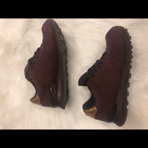 Maroon New Balance tennis shoes with cheetah - Picture 2 of 2